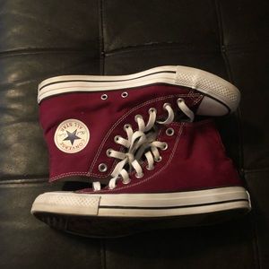 Burgundy High Top Converse Woman’s 9/ Men’s 7